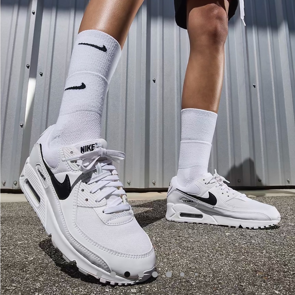 Nike Air Max 90 (women’s)